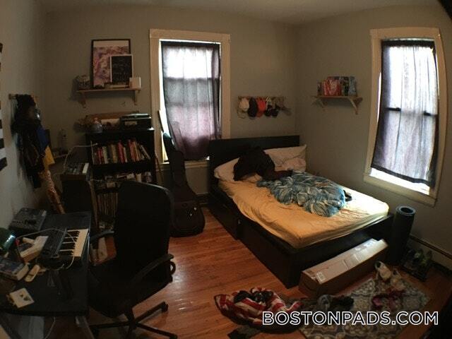 Building Photo - 74 Aldie St