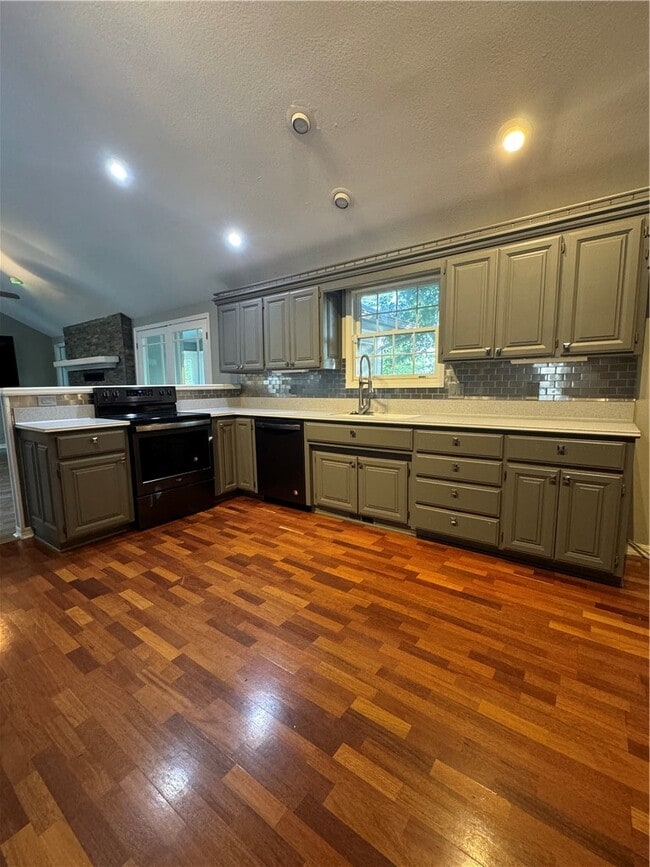 Photo - 47 Dalton Dr
