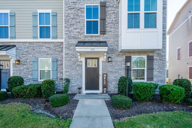 Gorgeous Townhome in Bryan Cove! - Gorgeous Townhome in Bryan Cove!
