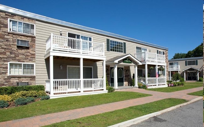 Fairfield Thunderbird Gardens - Fairfield Thunderbird Gardens Apartments