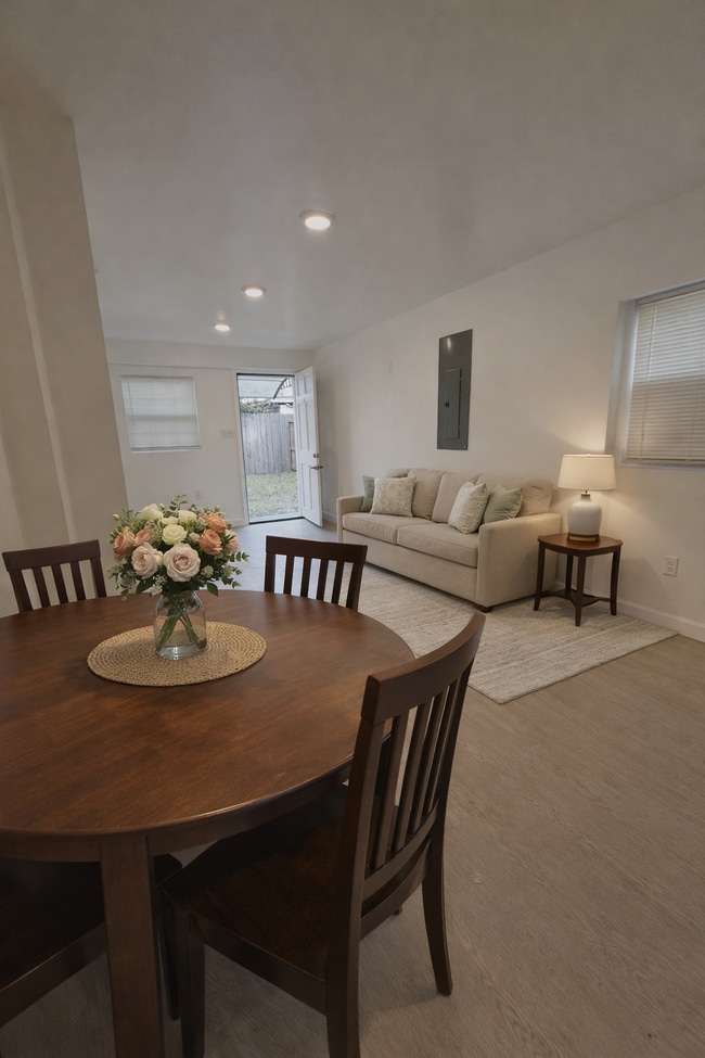 Photo - 336 W 18th St Unit A