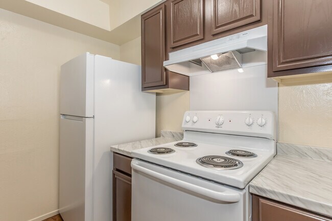 Photo - WINDSOR FOREST APARTMENTS