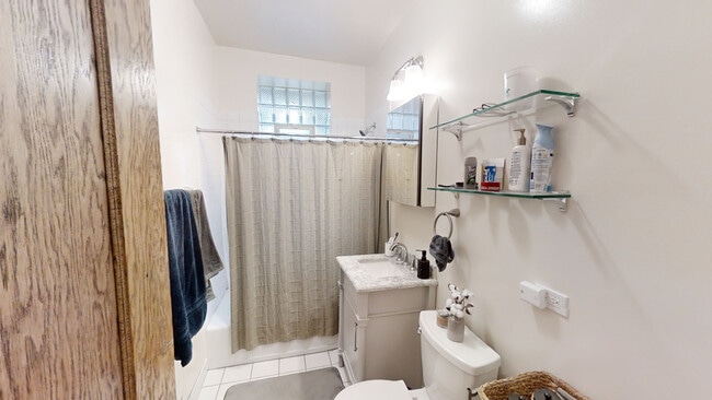 Photo - 3610 N Bosworth Ave
