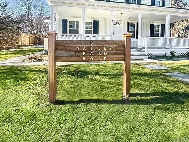 Photo - 5 Valley Farm Rd