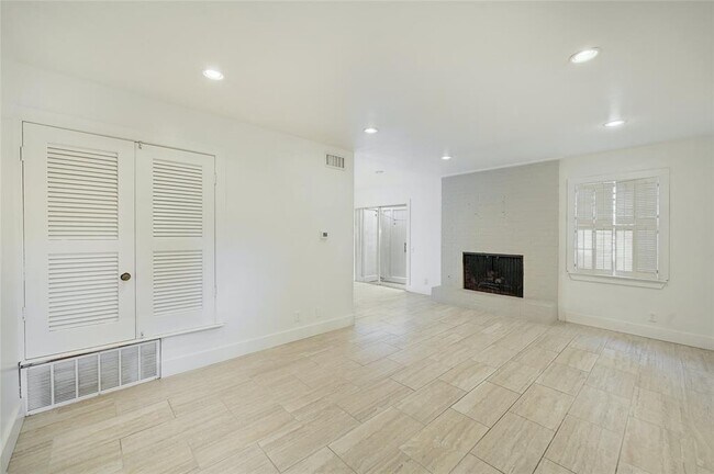 Photo - 2404 McCall Rd