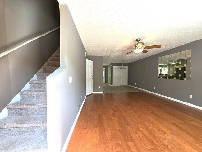 Photo - 117 Davis Mill Ct