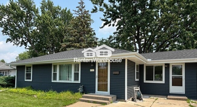 Building Photo - 6727 Bloomington Ave S Rental