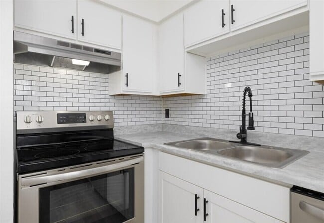 Building Photo - 1446 40th Ave Unit 4