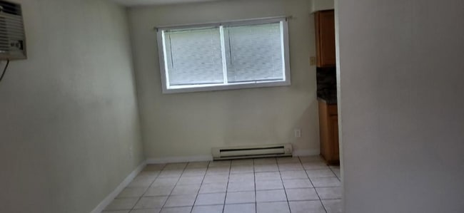 Photo - 805-1/2 4th Ave NE