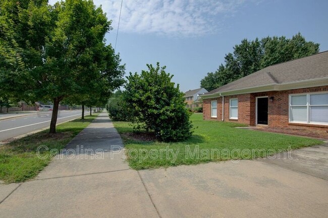 Photo - 5132 Rea Rd
