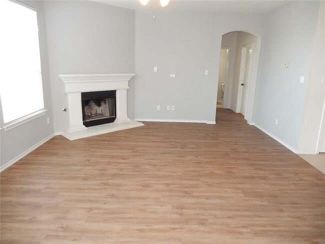 Photo - 64 White Magnolia Cir