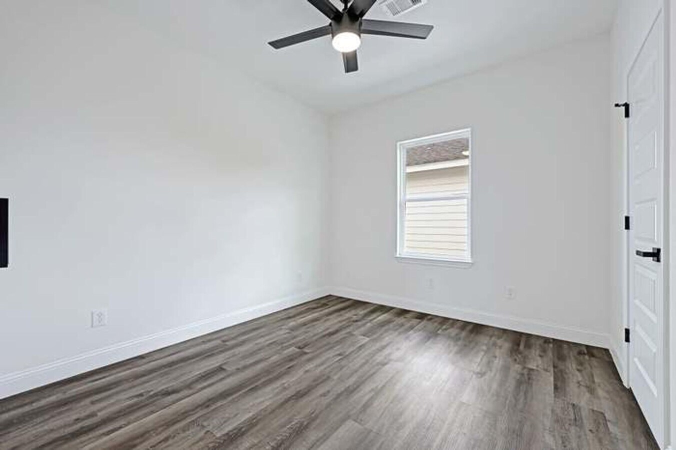 Photo - 2104 Bringhurst St