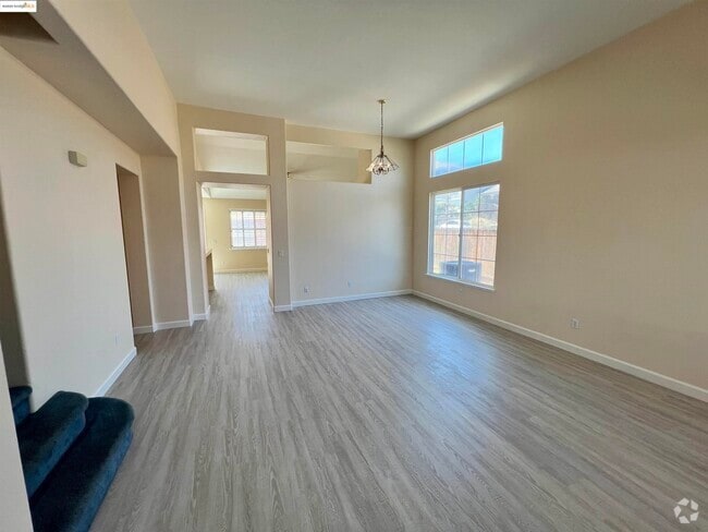 Building Photo - 1371 Brooktrail Dr Rental