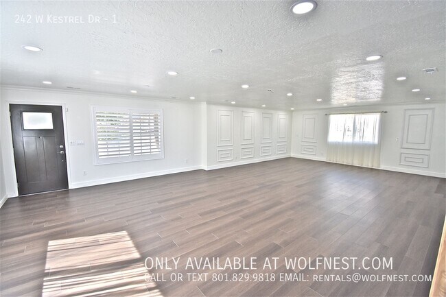 242 Kestrel Dr Unit 1