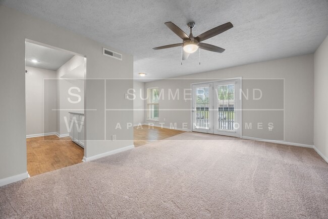 1x1 Living Room - Summer Wind Apartments