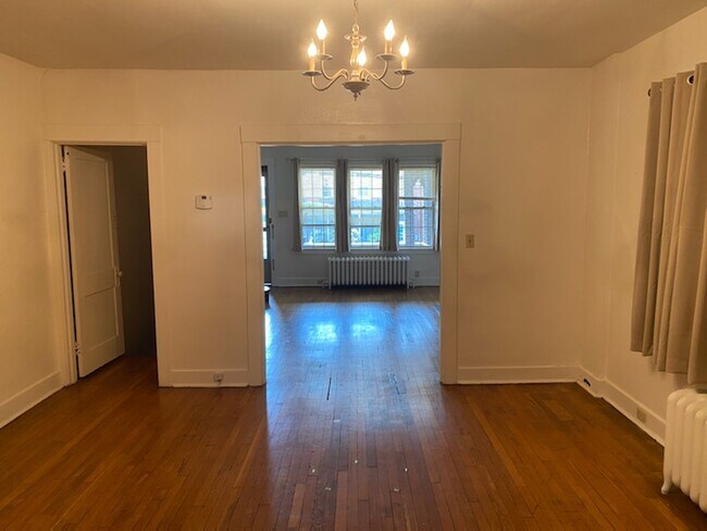 Photo - 5921 Douglas St