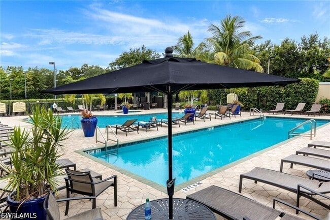 Building Photo - 2740 Cypress Trace Cir Unit 2725A