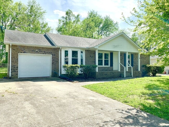 Building Photo - 236 Moncrest Dr