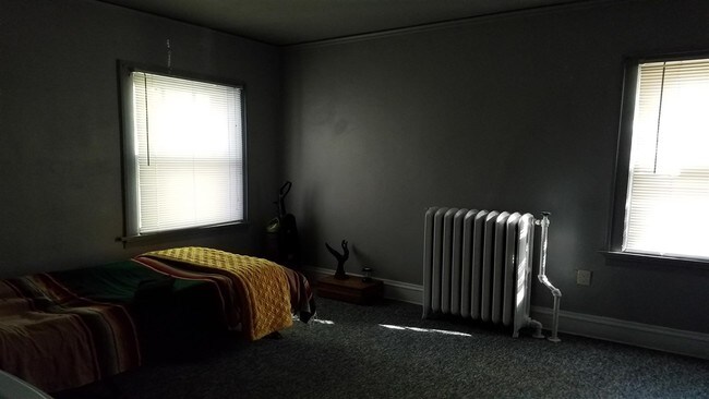 932 Emerald St Unit 1B