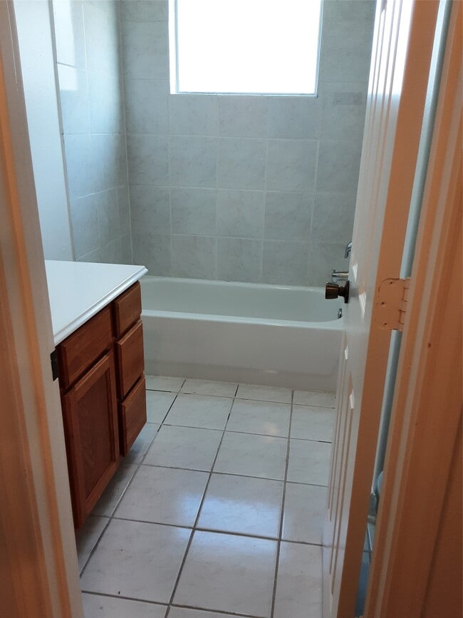 11827 Cape Hyannis Dr