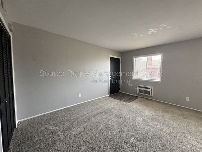 4431 Oakwood Unit 6