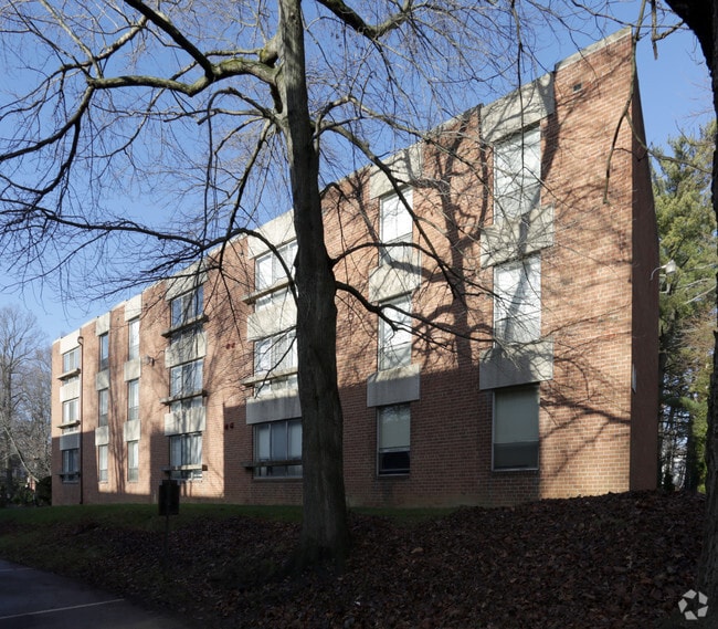 Photo - 170 Lakeside