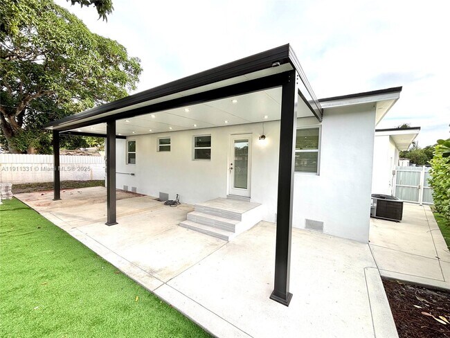 Photo - 265 NW 130th St