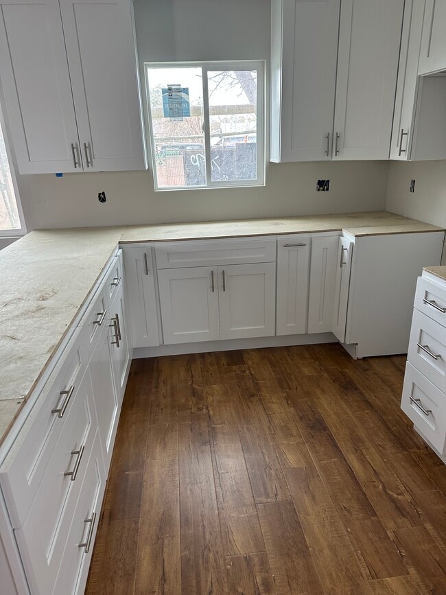 Kitchen - 8725 Holmes Ave Unidad 8712  half