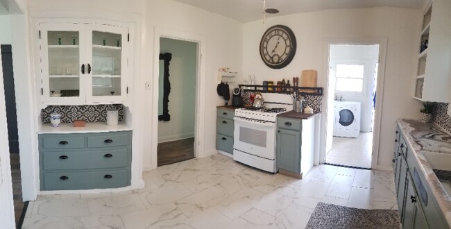 Photo - 362-364 W St Charles St Unidad 362