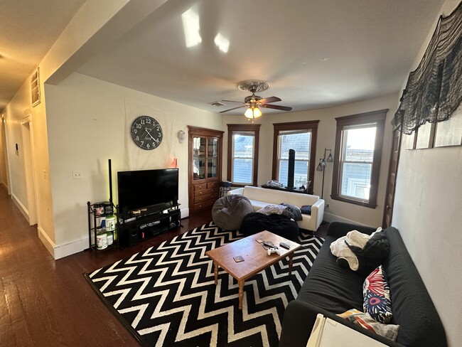 Photo - 6 Oswald St Unit 3