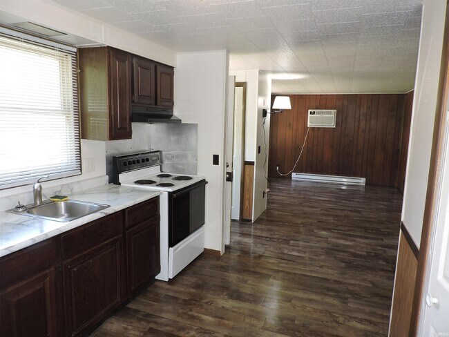 Photo - 125 W Orange St