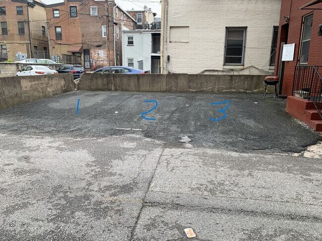 Photo - 10 E Read St