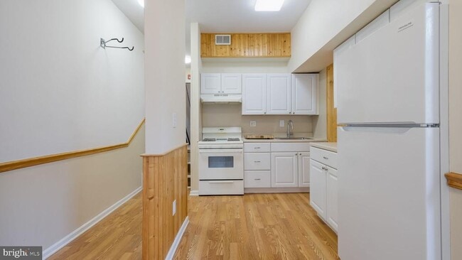 Photo - 2120 South St