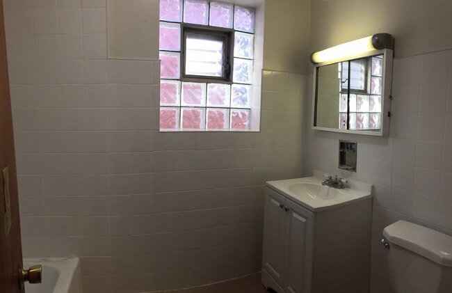 Photo - 2934 S Keeley St Unit 2