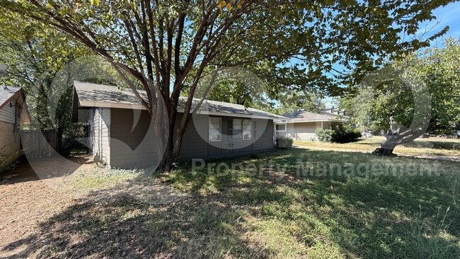 Photo - 910 S Mills Dr