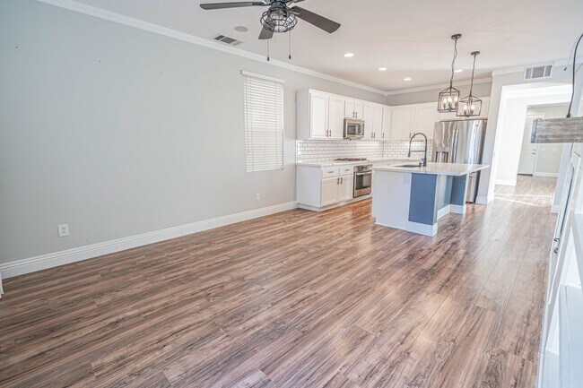 23239 Barnacle Ln