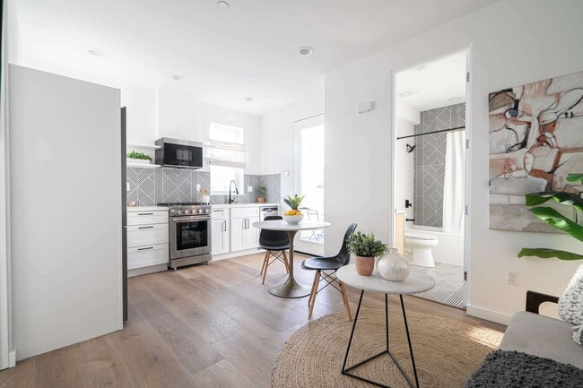 Photo - 1618 32nd St Unit A