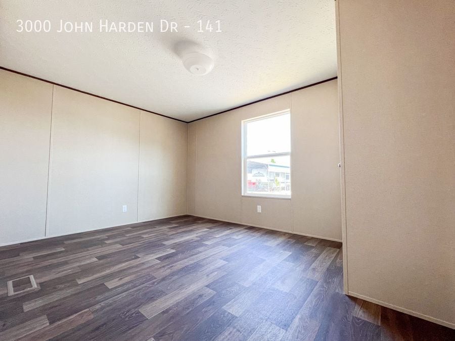 Photo - 3000 John Harden Dr