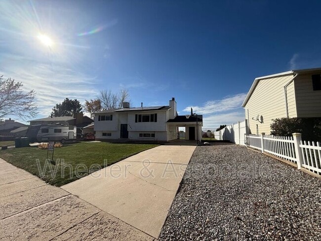 Photo - 2587 N 1450 E