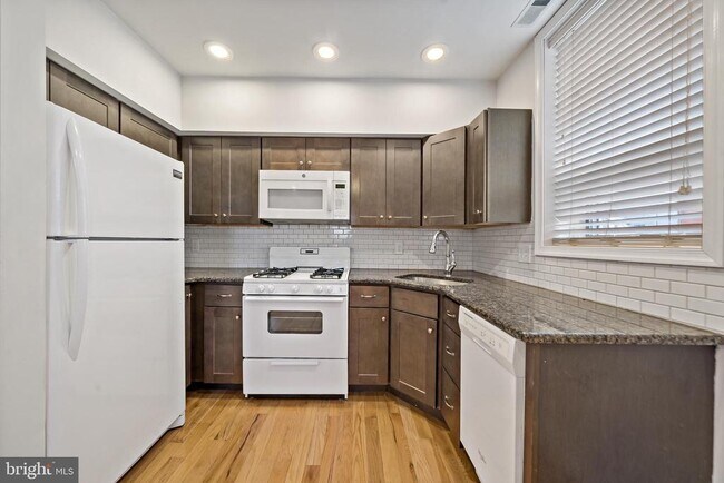 Photo - 1515 E Moyamensing Ave