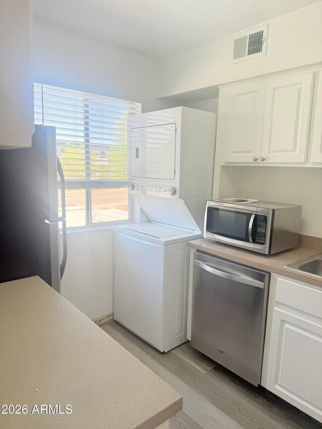 7141 N 16th St Unit 212