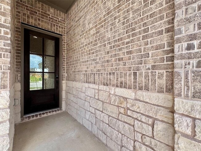 Photo - 1937 Crooked Crk St