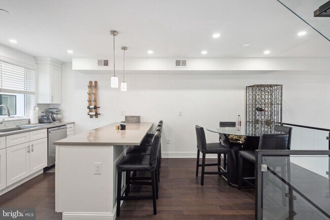 Photo - 1315 S Capitol St