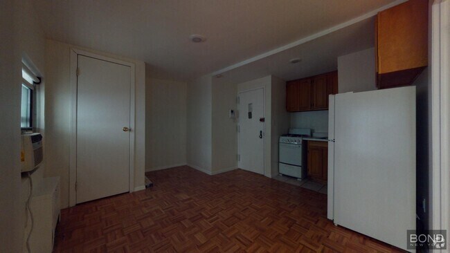 Building Photo - 78 E 3rd St Unit 5R Rental