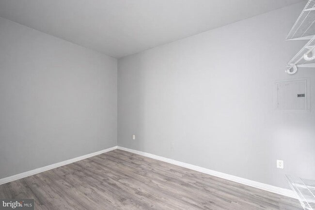 Photo - 48 E Scott St