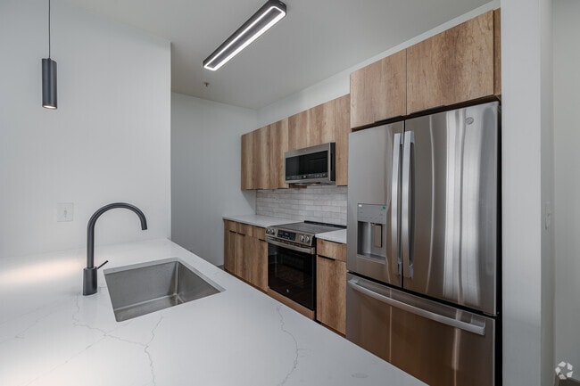 2BR, 2BA - 1,044SF -