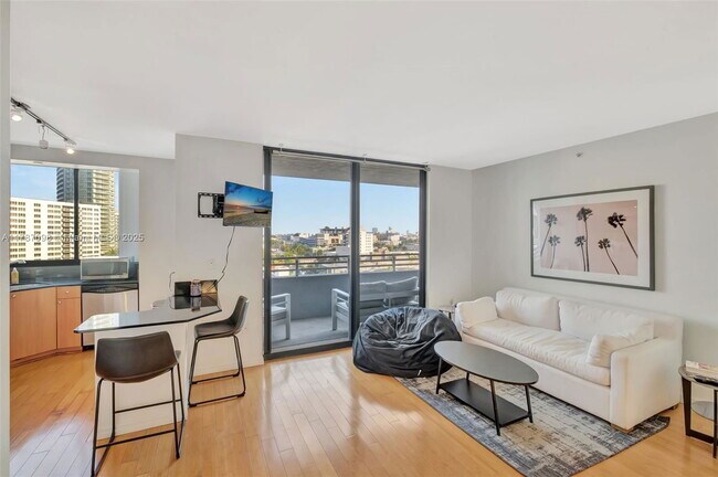 Photo - 1330 West Ave Condo Unit 909