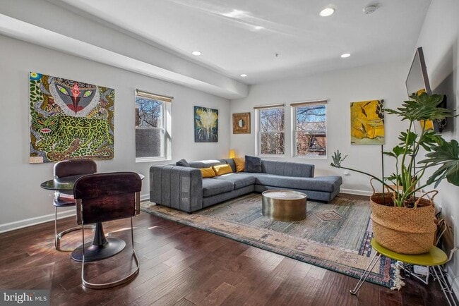 Photo - 1346 Nicholson St NW Unit 202