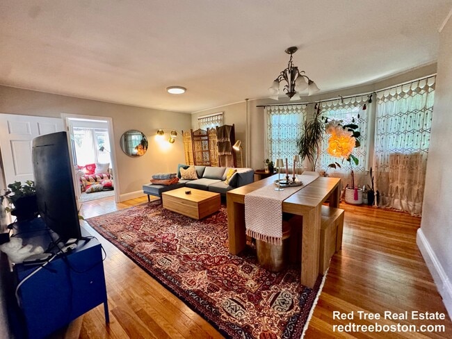 89 Burget Ave Unit 2