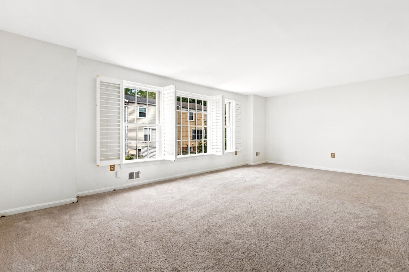 Photo - 4432 Longworthe Sq